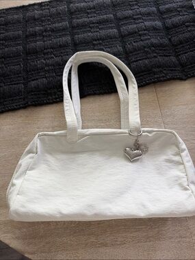White Women's Shoulder Bowler Bag with Silver Heart Charm NWOT
